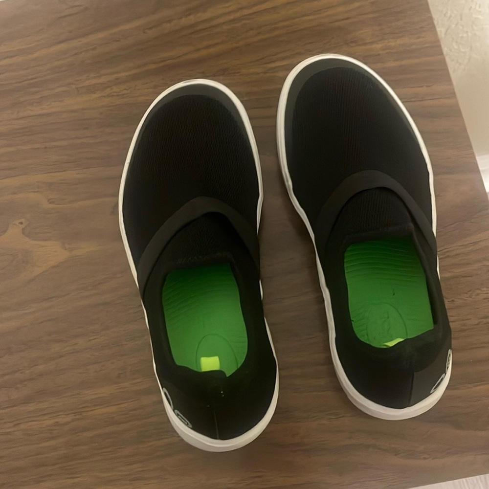 oofos shoes size 7 in women’s